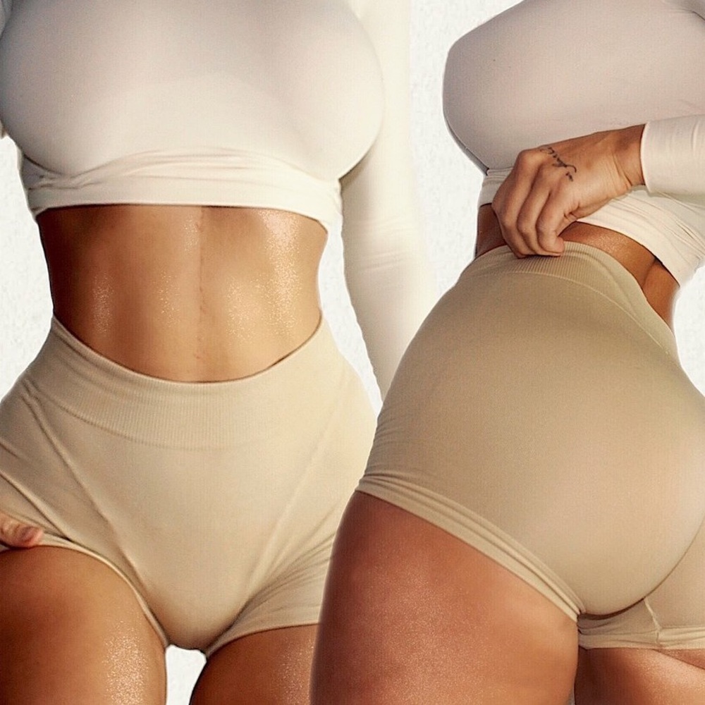 ๐ Naturyl Basic Booty Shorts Khaki - Picture 3 of 8